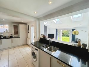 Kitchen- click for photo gallery